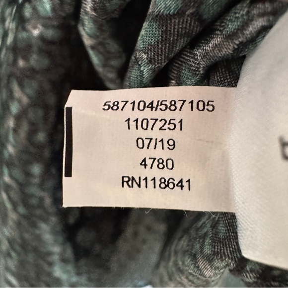 Lane Bryant Satin Cami 🐾 Size 18 | Animal Print Tank w/ Lace Trim - Picture 6 of 7